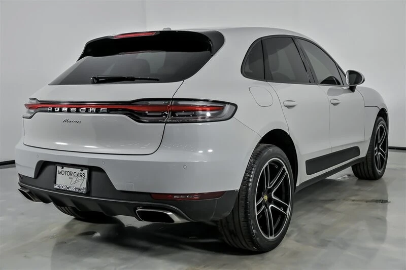2021 Porsche Macan - Image 12 of 21