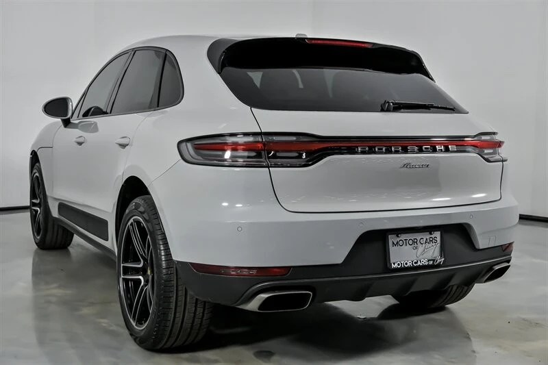 2021 Porsche Macan - Image 10 of 21