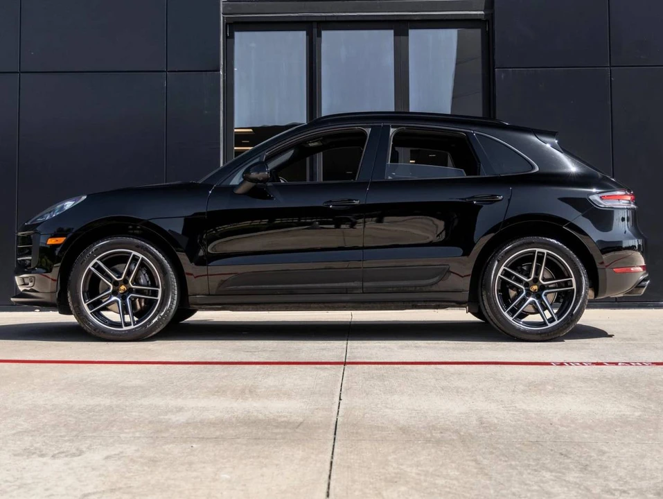 2021 Porsche Macan - Image 2 of 5