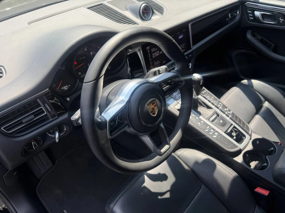 2021 Porsche Macan - Image 4 of 5