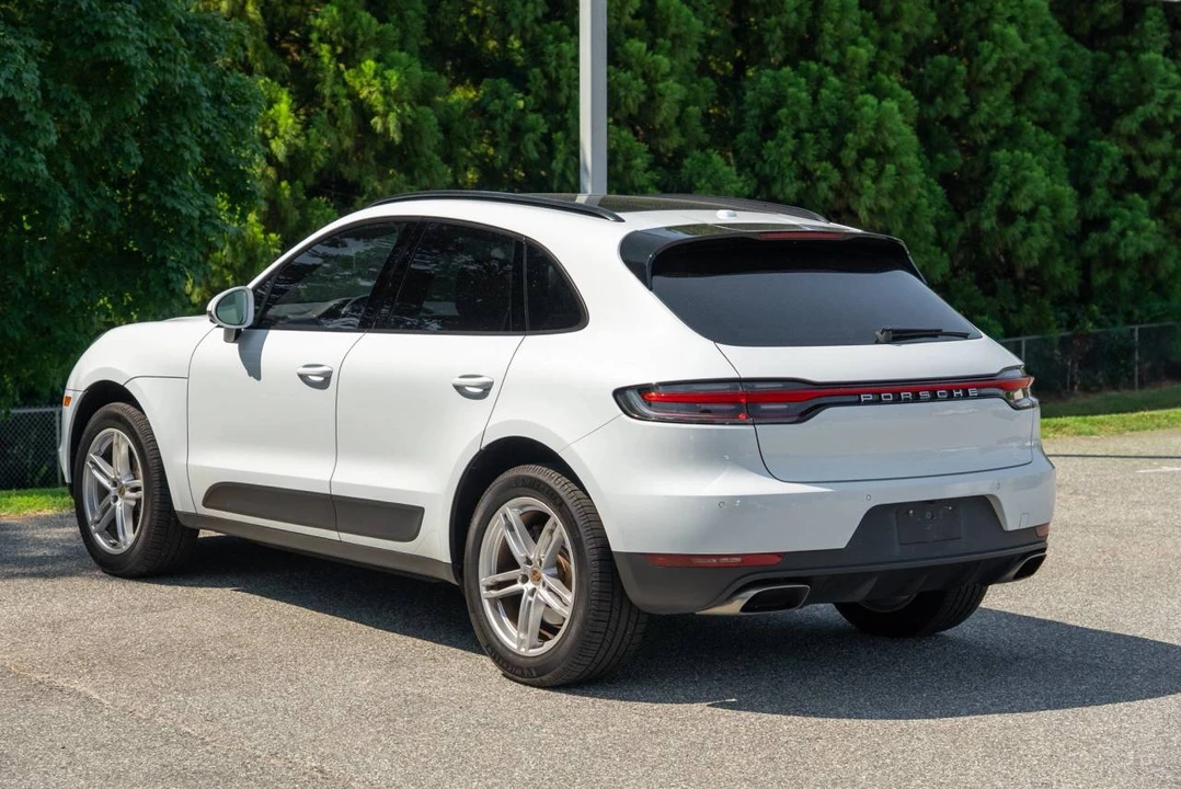 2021 Porsche Macan - Image 2 of 5