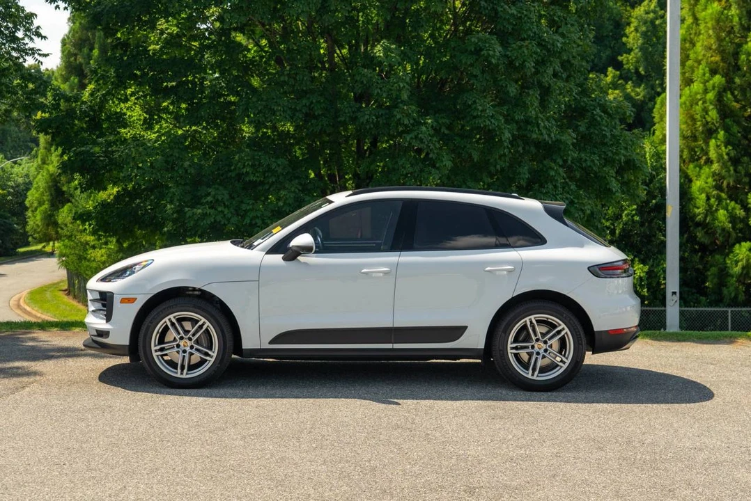 2021 Porsche Macan - Image 3 of 5