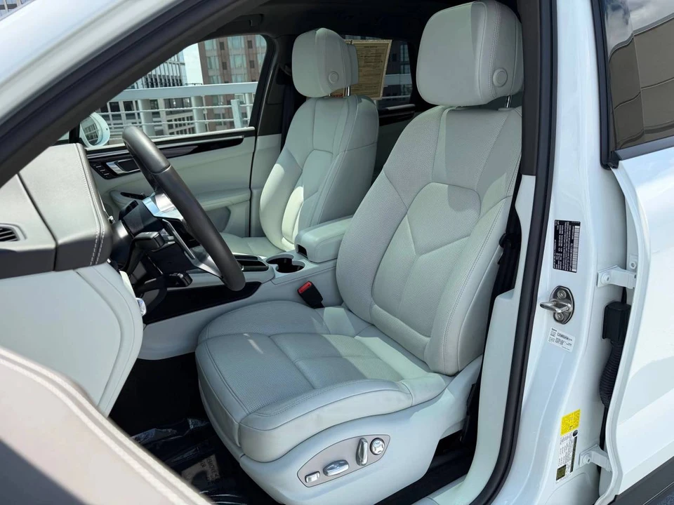 2021 Porsche Macan - Image 5 of 5