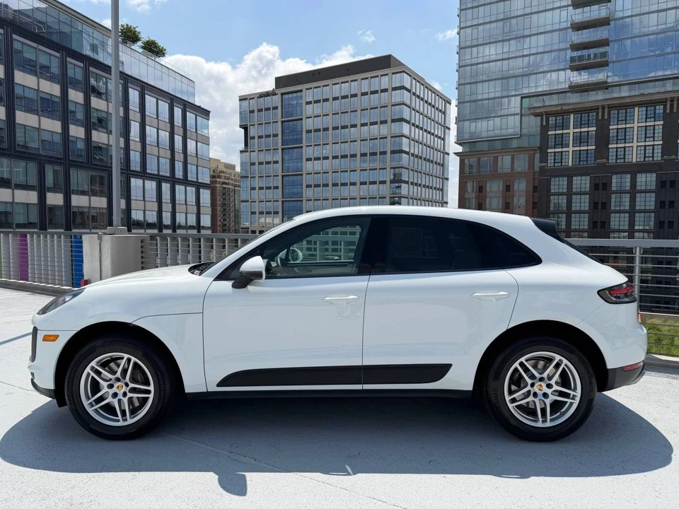 2021 Porsche Macan - Image 2 of 5