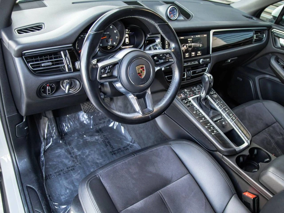 2021 Porsche Macan - Image 4 of 5