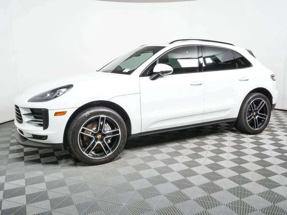 2021 Porsche Macan - Image 2 of 5
