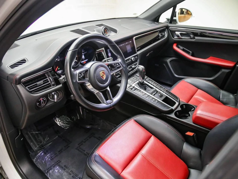 2021 Porsche Macan - Image 4 of 5