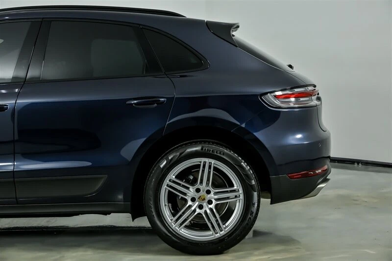 2021 Porsche Macan - Image 9 of 12