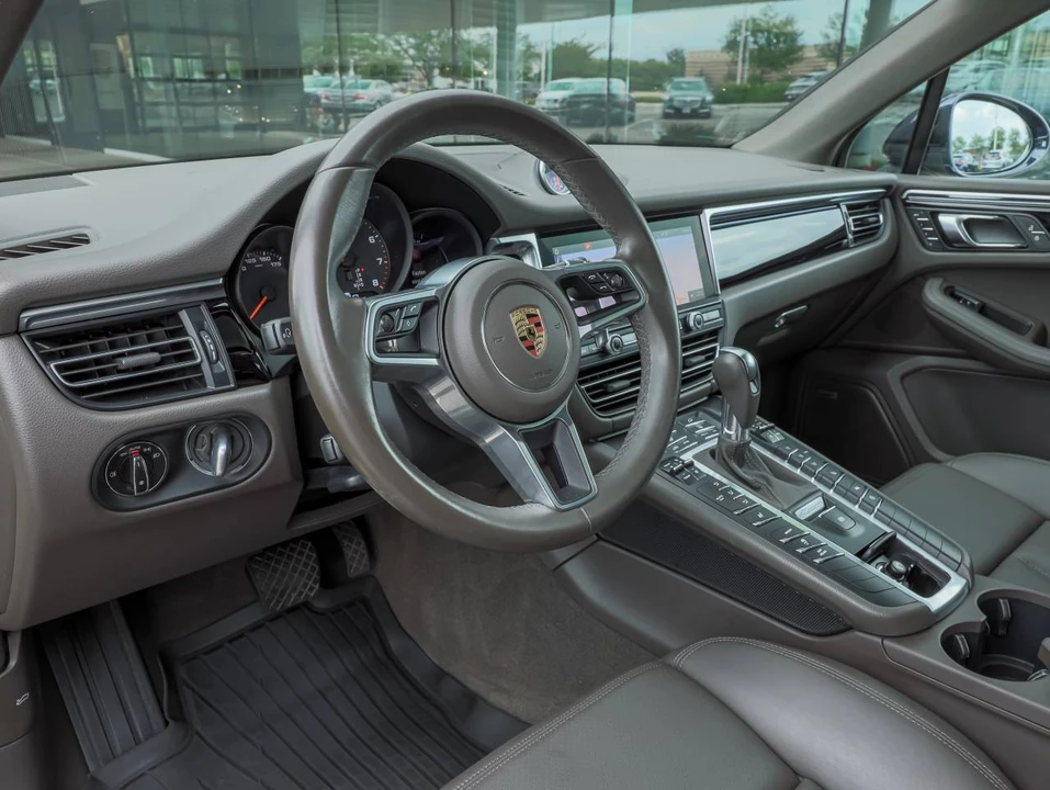 2021 Porsche Macan - Image 4 of 5