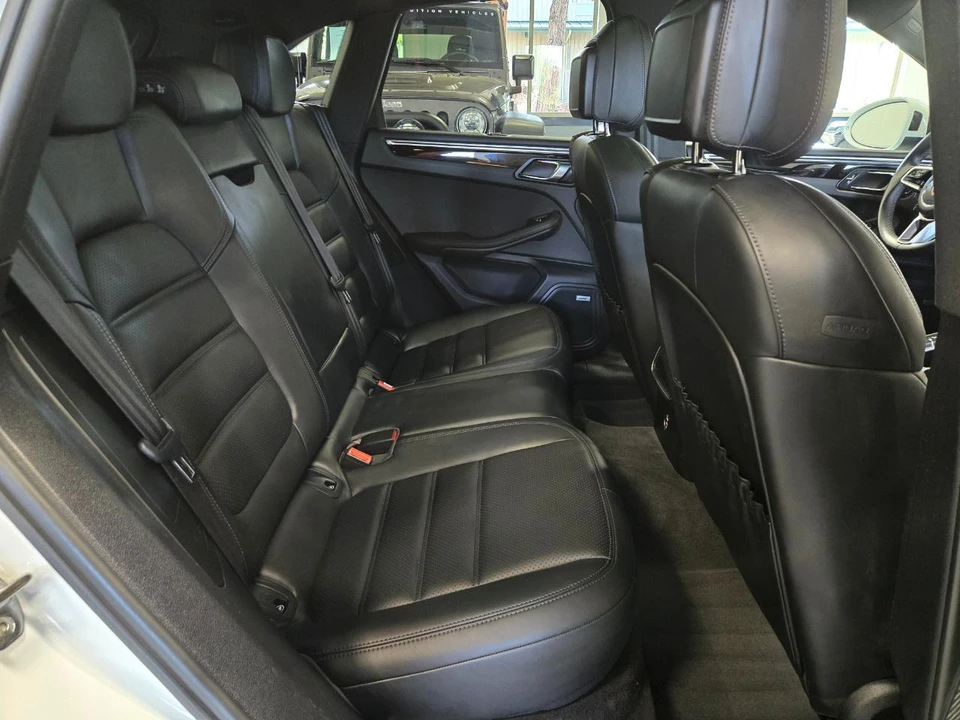 2021 Porsche Macan - Image 10 of 17