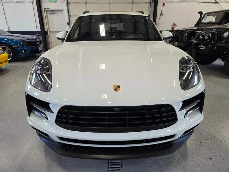 2021 Porsche Macan - Image 2 of 17