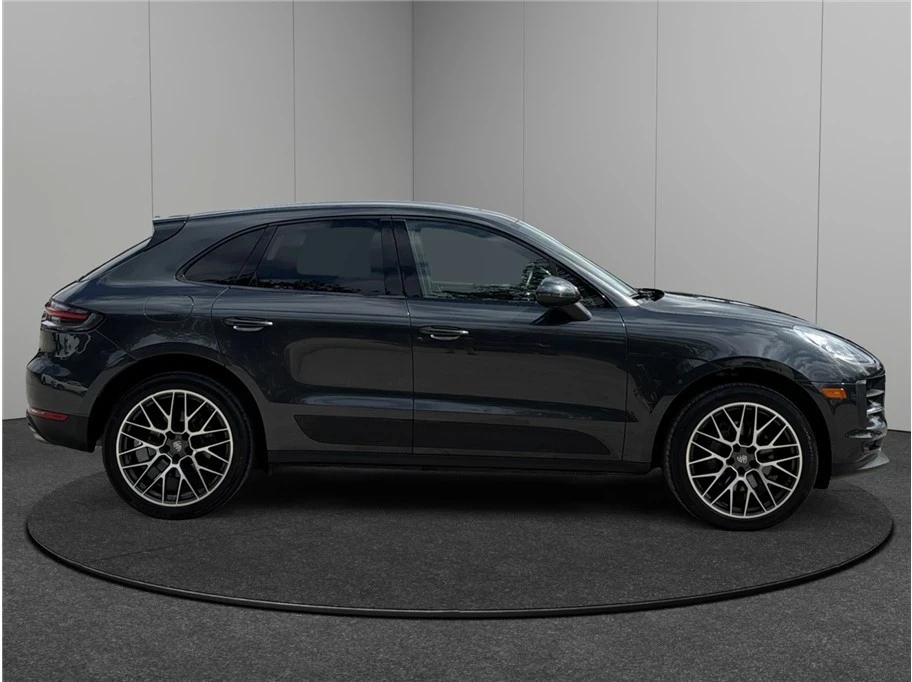 2021 Porsche Macan - Image 10 of 21