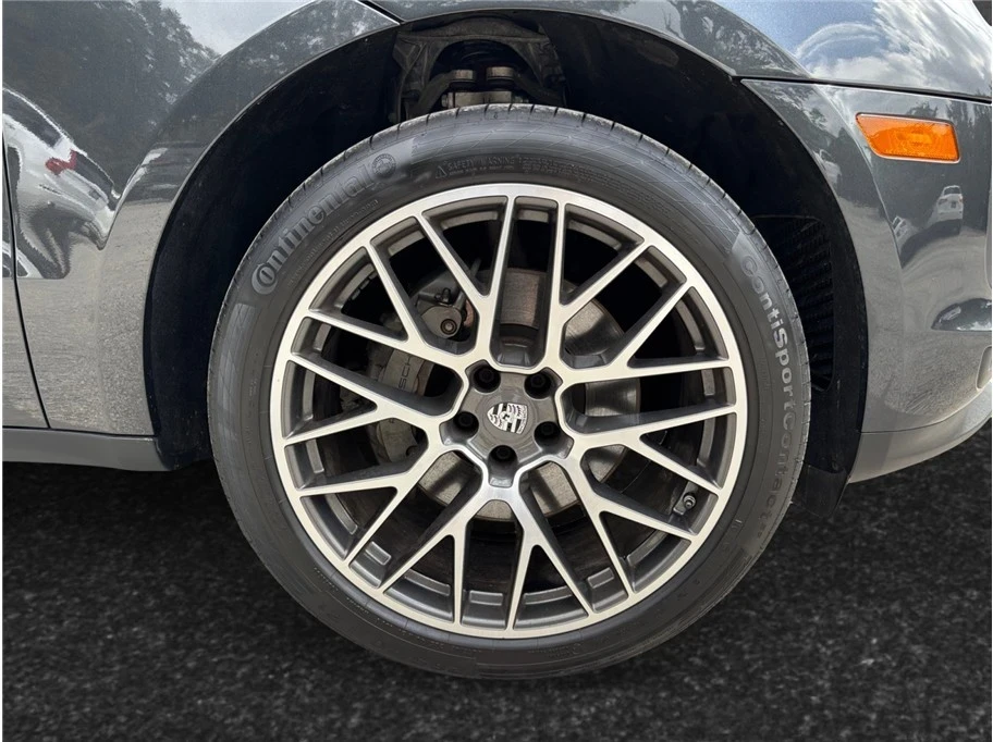 2021 Porsche Macan - Image 13 of 21