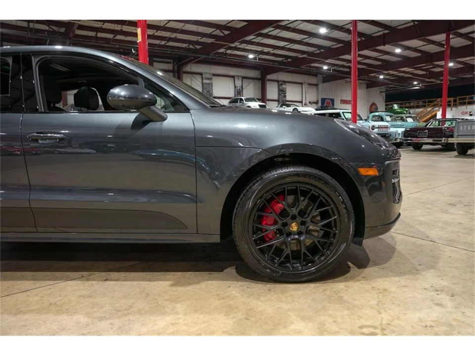 2021 Porsche Macan - Image 11 of 31