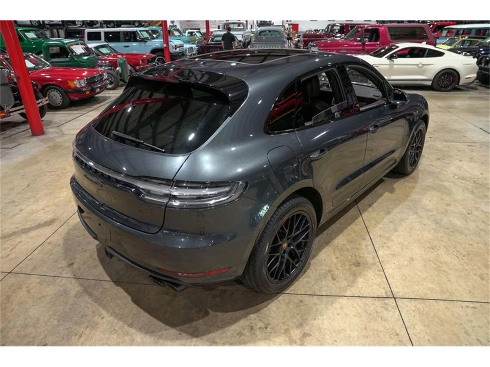 2021 Porsche Macan - Image 17 of 31