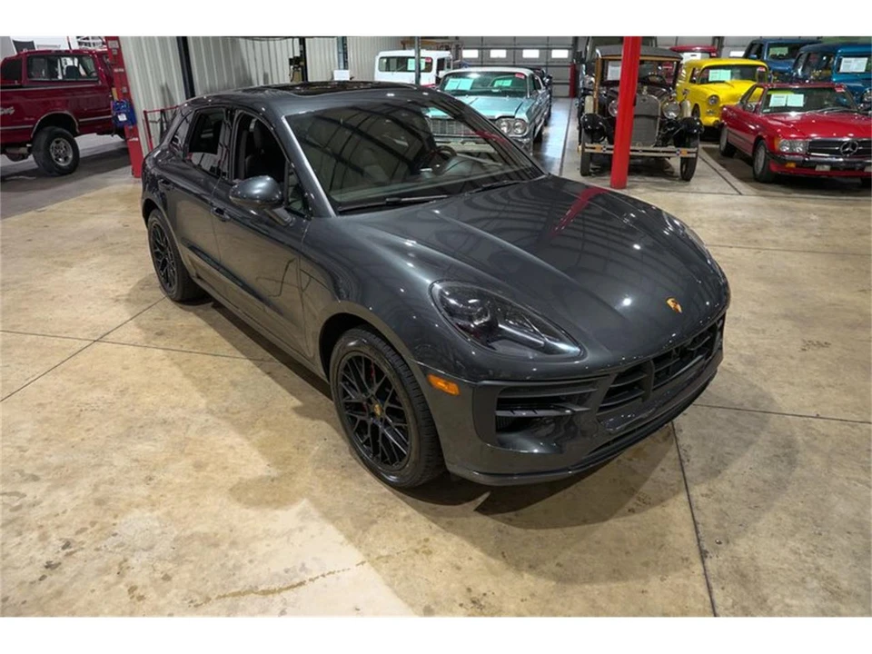 2021 Porsche Macan - Image 14 of 31