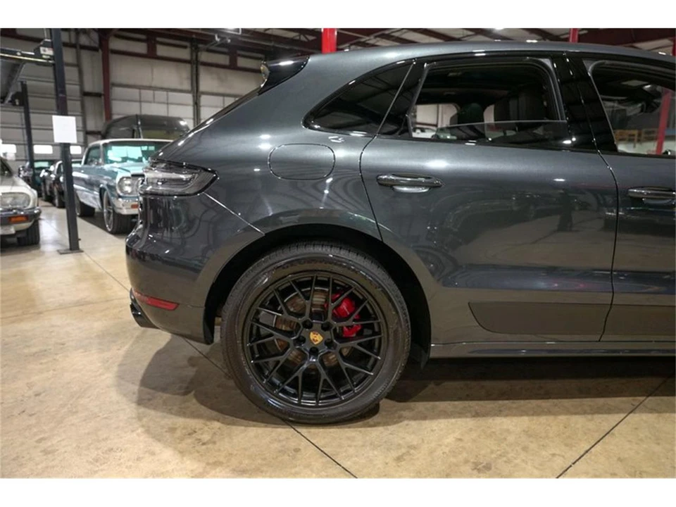 2021 Porsche Macan - Image 9 of 31