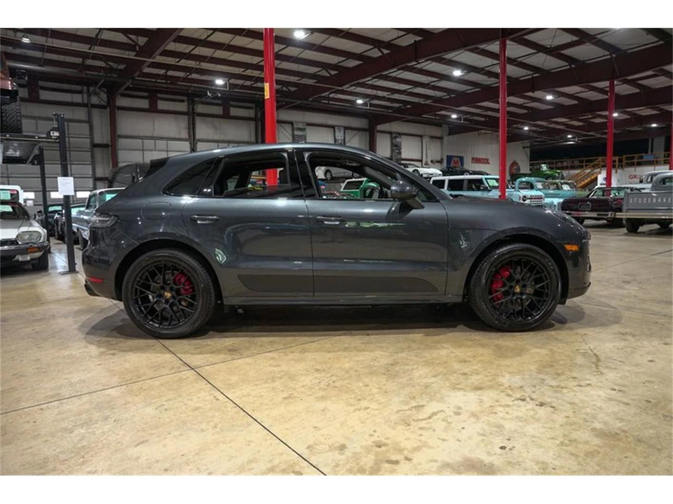 2021 Porsche Macan - Image 10 of 31