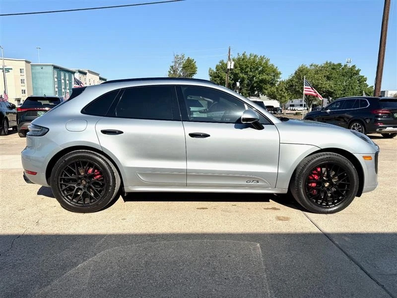 2021 Porsche Macan - Image 10 of 17