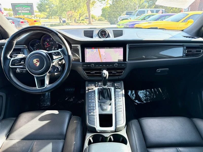 2021 Porsche Macan - Image 4 of 17