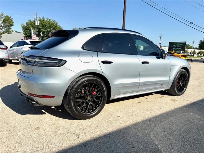 2021 Porsche Macan - Image 2 of 17