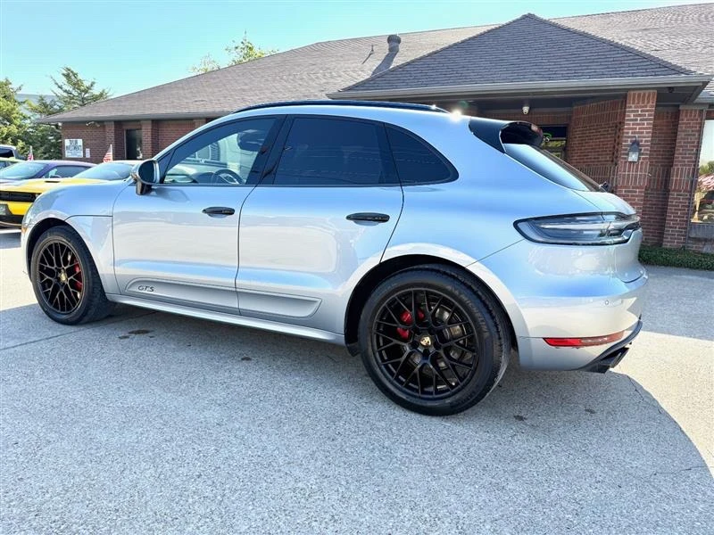 2021 Porsche Macan - Image 8 of 17