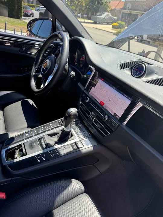 2021 Porsche Macan - Image 6 of 17
