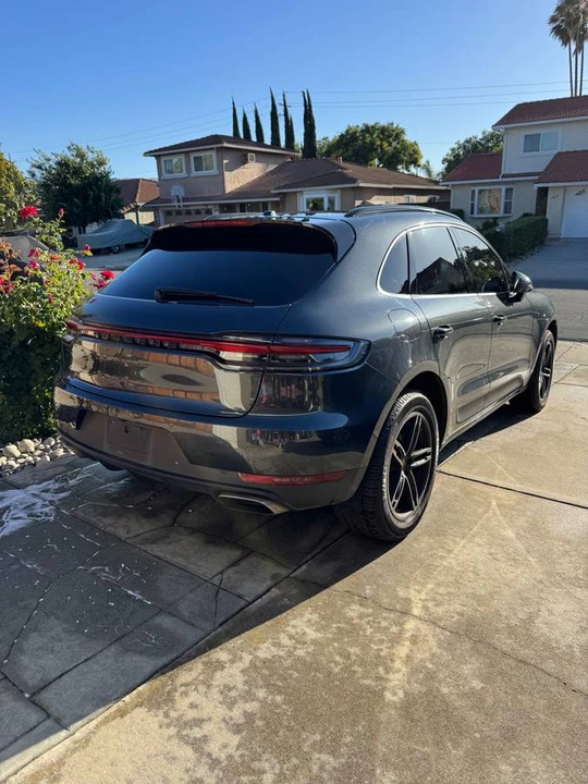 2021 Porsche Macan - Image 15 of 17
