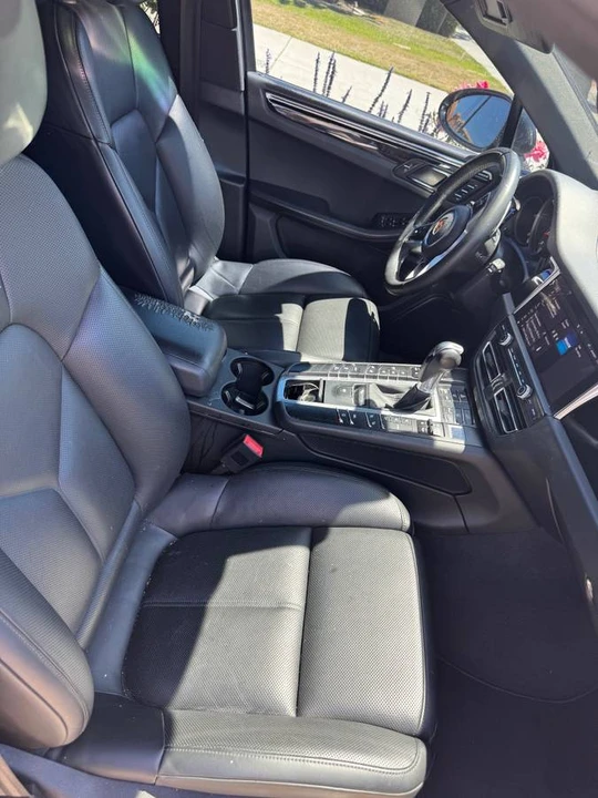 2021 Porsche Macan - Image 9 of 17