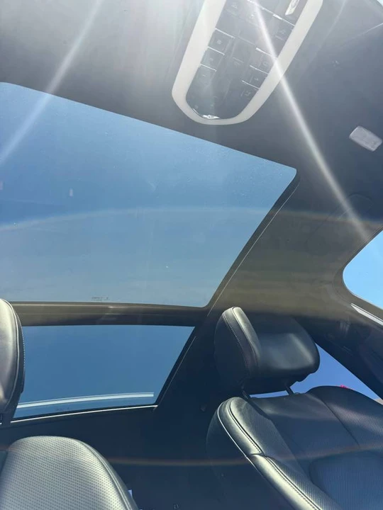 2021 Porsche Macan - Image 11 of 17