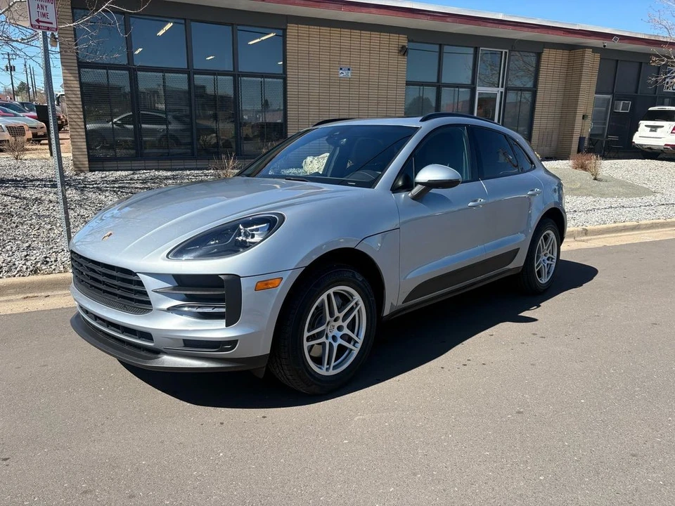 2021 Porsche Macan - Image 11 of 31