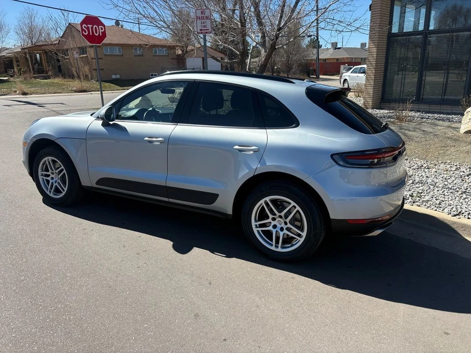 2021 Porsche Macan - Image 18 of 31