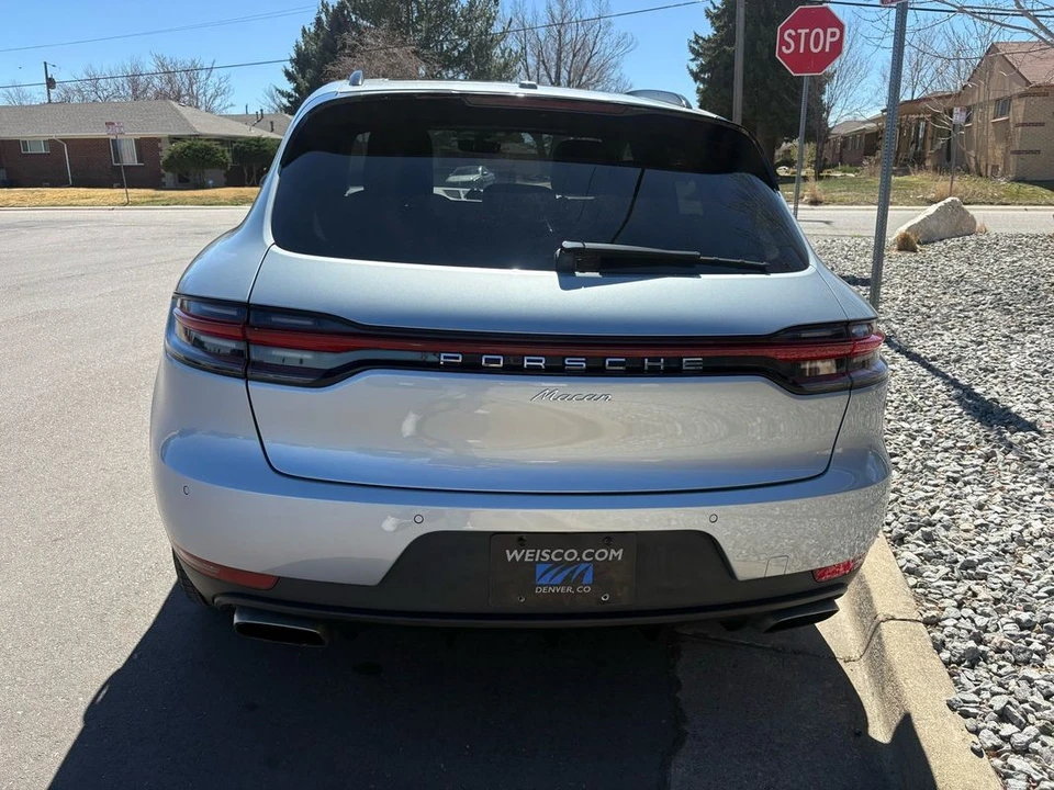 2021 Porsche Macan - Image 21 of 31