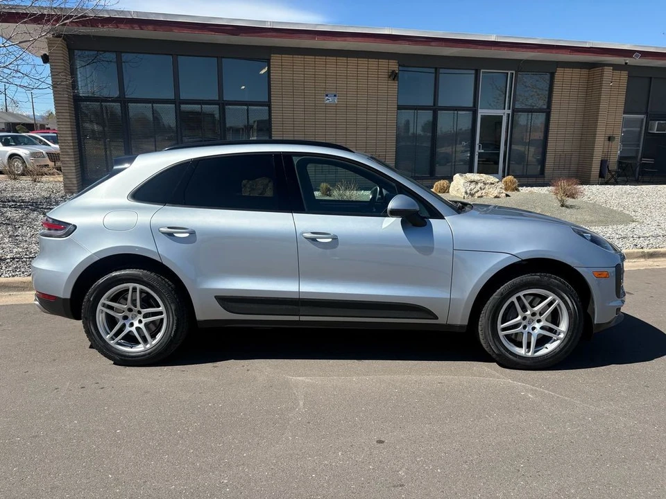 2021 Porsche Macan - Image 3 of 31