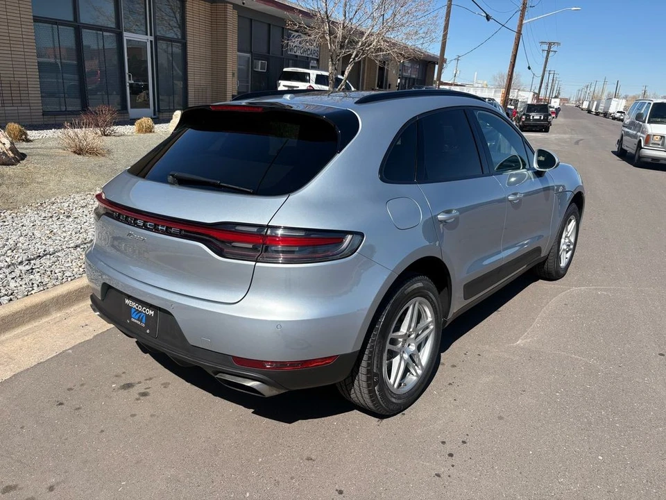 2021 Porsche Macan - Image 23 of 31