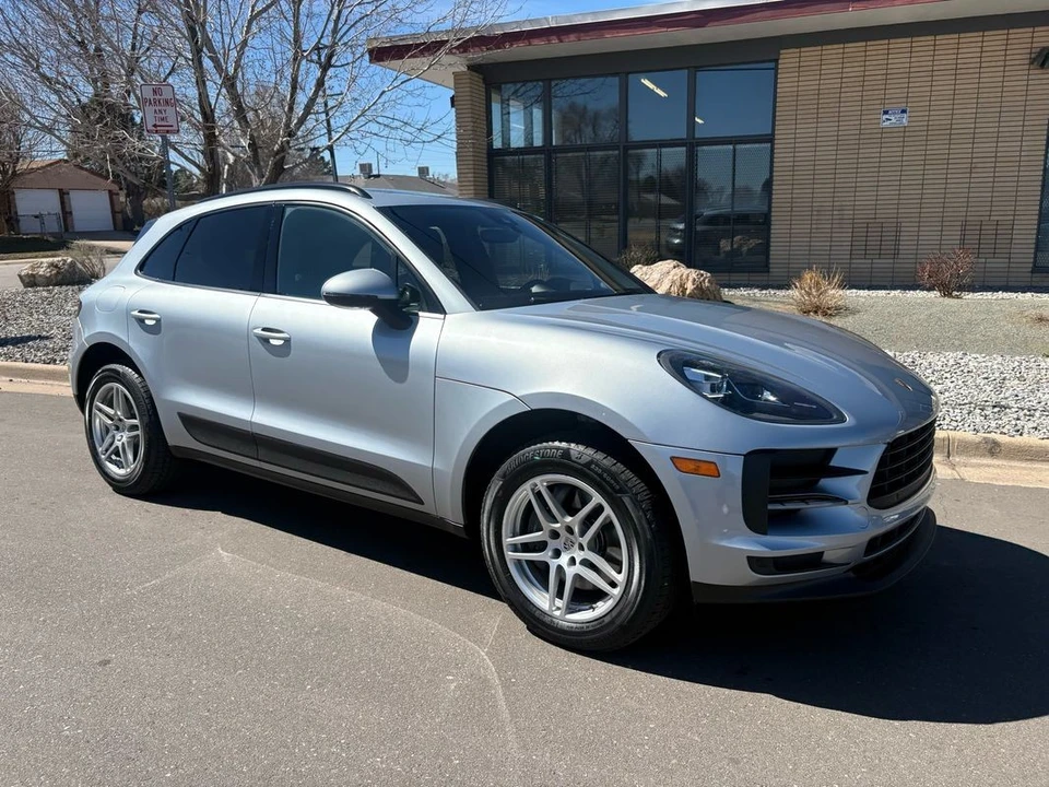 2021 Porsche Macan - Image 29 of 31