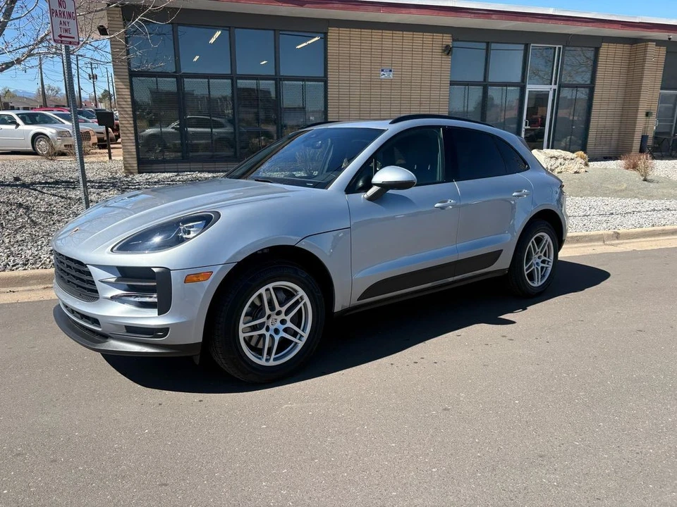 2021 Porsche Macan - Image 12 of 31
