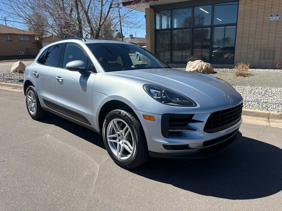 2021 Porsche Macan - Image 30 of 31