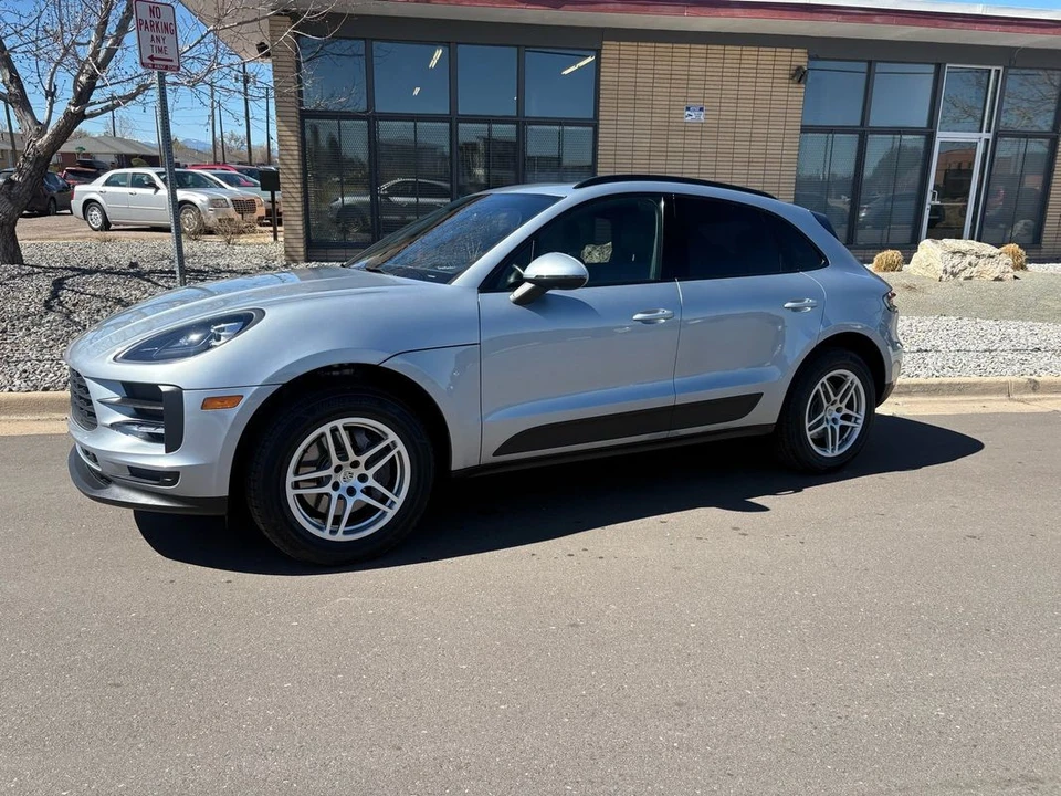 2021 Porsche Macan - Image 13 of 31