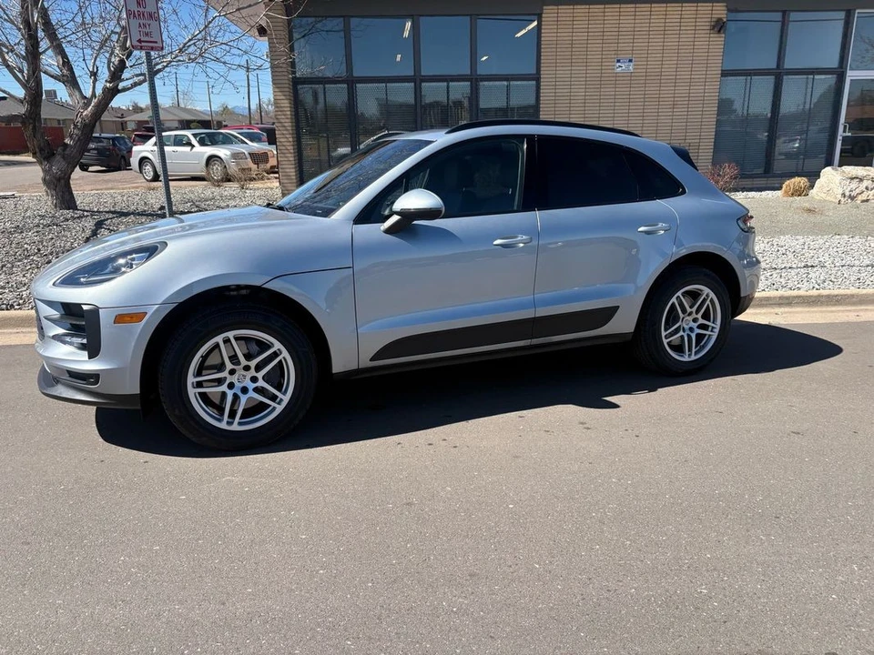 2021 Porsche Macan - Image 14 of 31