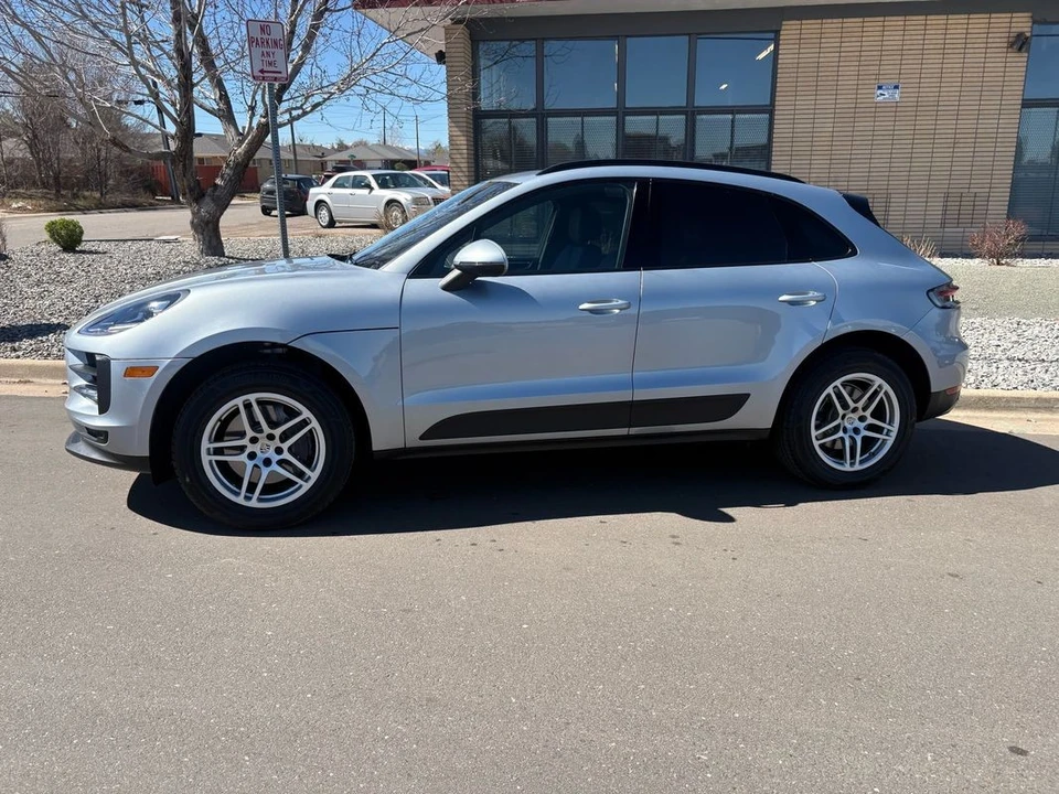 2021 Porsche Macan - Image 2 of 31