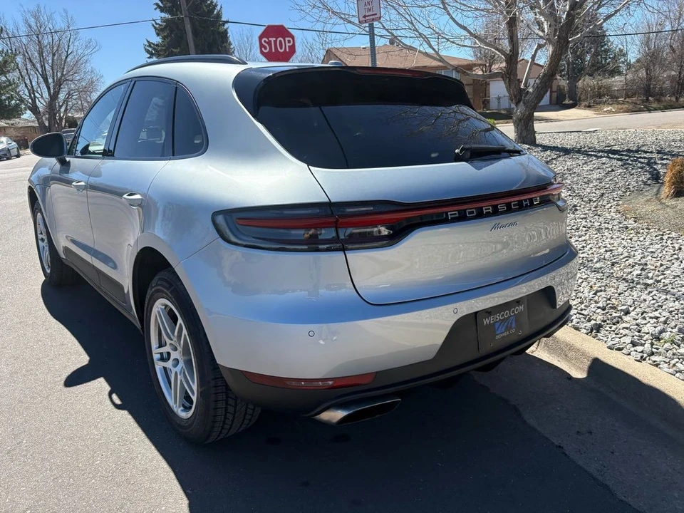 2021 Porsche Macan - Image 19 of 31