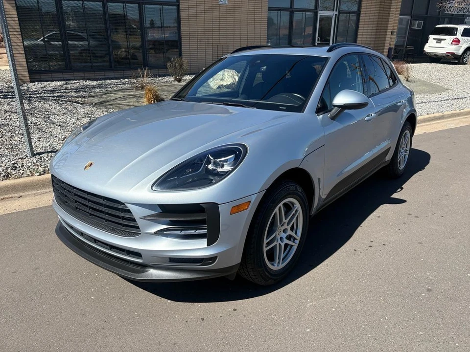 2021 Porsche Macan - Image 10 of 31
