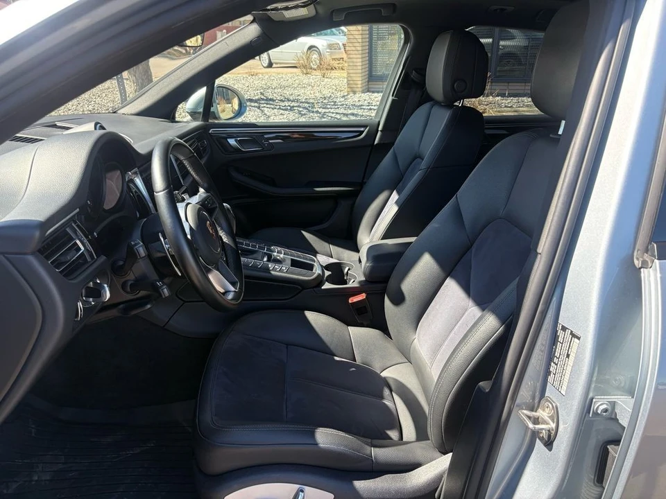 2021 Porsche Macan - Image 8 of 31