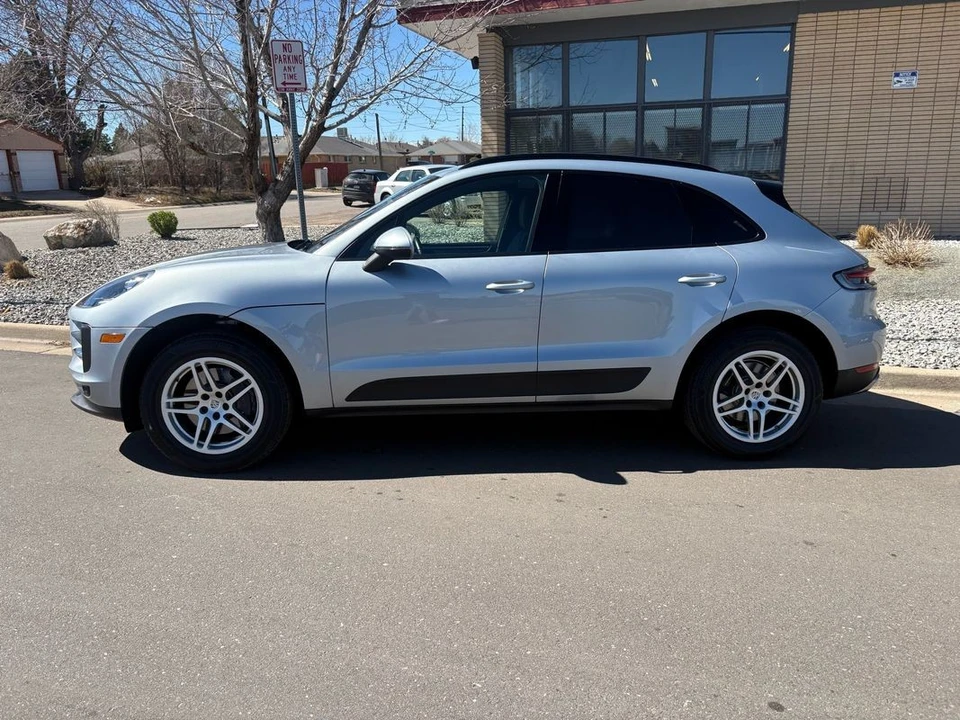 2021 Porsche Macan - Image 15 of 31