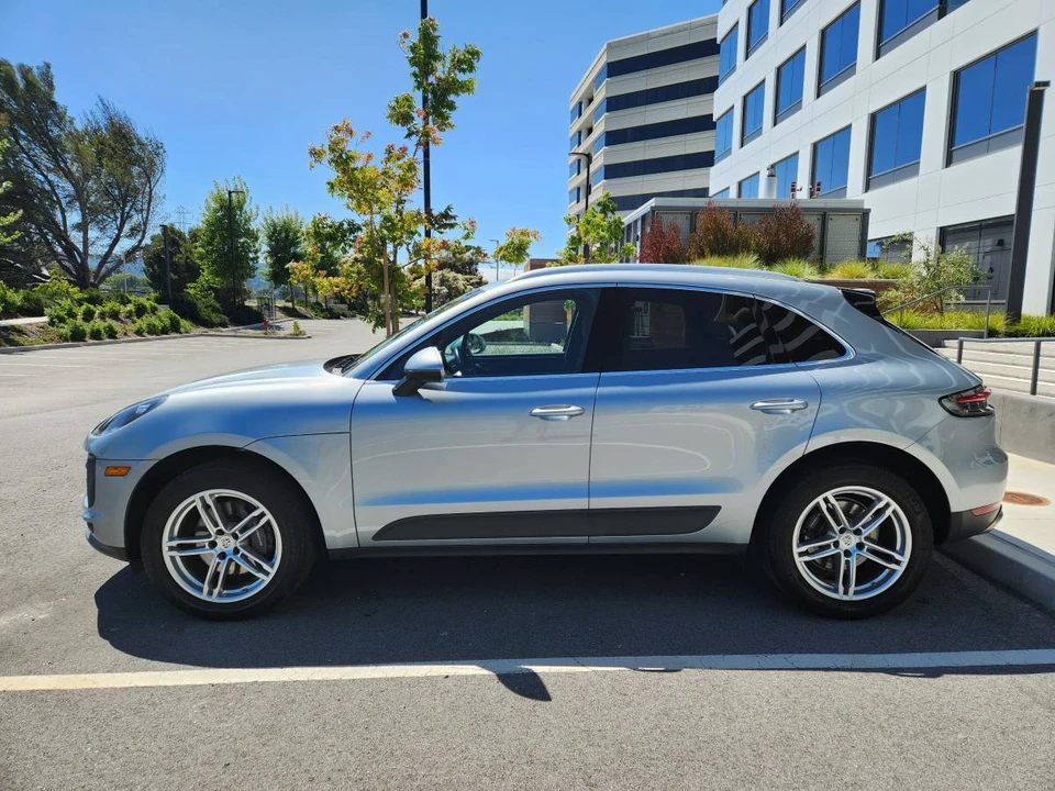 2021 Porsche Macan - Image 6 of 24