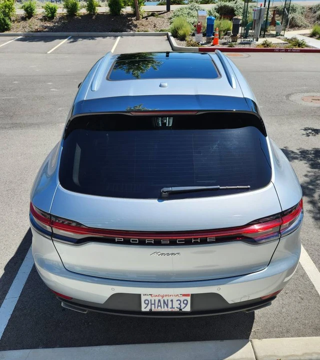 2021 Porsche Macan - Image 9 of 24