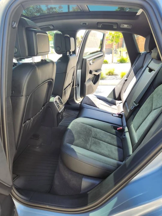 2021 Porsche Macan - Image 19 of 24