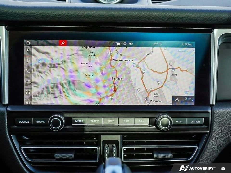 2021 Porsche Macan - Image 9 of 19