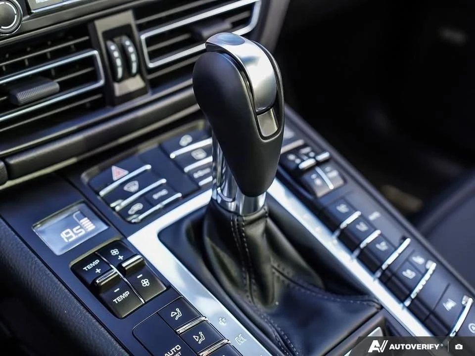 2021 Porsche Macan - Image 12 of 19